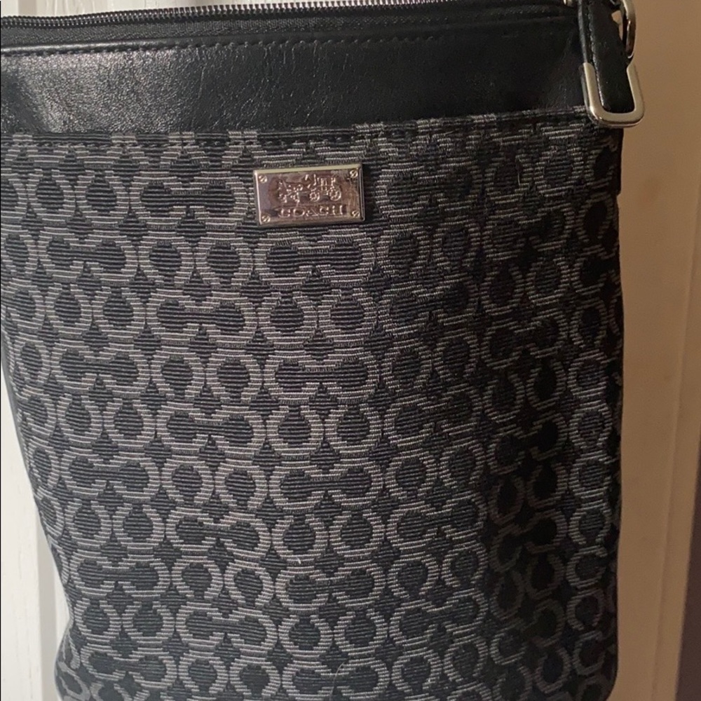 Coach cross body like new!!